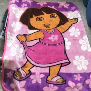 Dora throw euc